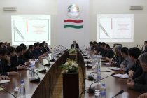 Специалисты обсудили сущность и важность Конституции Таджикистана в развитии экономической и социальной жизни страны