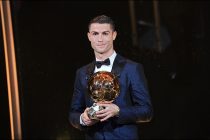 Криштиану Роналду в пятый раз стал обладателем «Золотого мяча». Его поздравил с этим успехом Президент Португалии