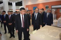 Президент Кыргызской Республики Сооронбай Жээнбеков посетил Национальный музей Таджикистана
