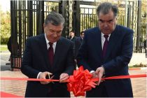 В ДУШАНБЕ С УСПЕХОМ ПРОХОДИТ ВЫСТАВКА УЗБЕКСКИХ ТОВАРОВ. Ее открыли Президенты Таджикистана и Узбекистана