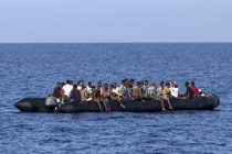 Италия закрыла порты для судна с 600 мигрантами