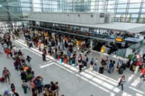 В мюнхенском аэропорту отменили около 330 рейсов из-за поведения пассажирки