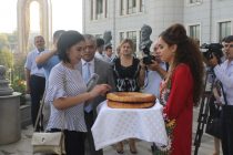 Журналисты из Узбекистана посетили Национальную библиотеку Таджикистана