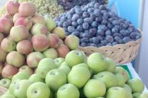 В Бохтаре отмечено снижение цен на фрукты