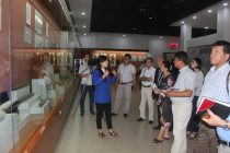 Журналисты из Узбекистана осмотрели Национальный музей Таджикистана