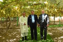 Посещение главами государств Таджикистана и Беларуси Эмомали Рахмоном и Александром Лукашенко Дехканского хозяйства «Боги Сомон»