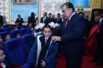 Посещение Лидером нации Эмомали Рахмоном школы-интерната №1 для детей-сирот в городе Душанбе