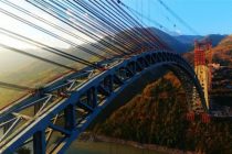 В Китае построили самый длиннопролётный арочный железнодорожный мост в мире