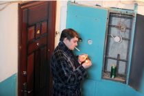 Верховный суд России обязал курящих жильцов компенсировать вред соседям