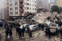 Шестиэтажный дом обрушился в Стамбуле, 11 погибших