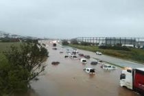 Жертвами проливных дождей в ЮАР стали более 50 человек