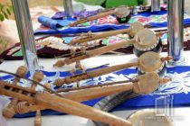 Международный фестиваль искусства бахши в Термезе: представители Таджикистана проявили интерес к бухарским музыкальным инструментам