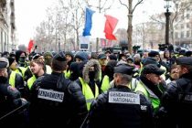 В Париже манифестанты вновь столкнулись с полицией