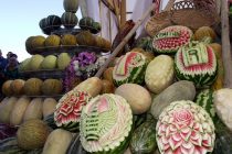 ЛЕТНЕЕ УДОВОЛЬСТВИЕ: АРБУЗЫ И ДЫНИ. В Таджикистане наступил сезон  бахчевых