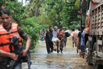 Более 2,6 млн человек находятся в зоне мощного наводнения в Индии