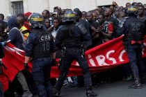 Нелегальные мигранты штурмовали Пантеон в центре Парижа