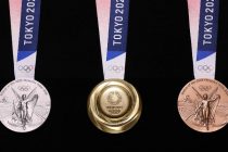 Организаторы Олимпийских игр 2020 года в Токио представили дизайн медалей, которые получат победители и призеры соревнований