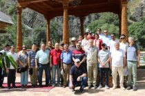 Аккредитованные в Душанбе иностранные дипломаты посетили ущелье Арху