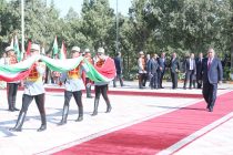 Лидер нации Эмомали Рахмон сдал в эксплуатацию парк Государственного флага Республики Таджикистан в районе Деваштич