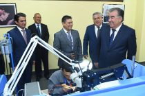 Президент страны Эмомали Рахмон сдал в эксплуатацию ювелирное предприятие «Зари тоджик» («Таджикское золото») в ОАО «Равшан» в городе Душанбе