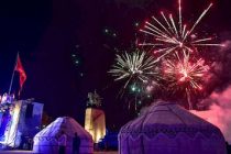 У КОГО КОГДА ДЕНЬ НЕЗАВИСИМОСТИ? В Бишкеке празднование Дня независимости завершилось красочным фейерверком
