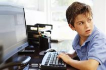 Более трети подростков становятся жертвами издевательств в интернете — ЮНИСЕФ