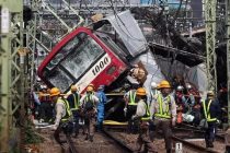 Поезд столкнулся с грузовиком в Японии, есть пострадавшие
