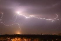 СМИ: на востоке Индии 17 человек погибли от ударов молний во время ливней