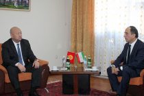 В Баткене состоялась встреча заместителя Премьер-министра Таджикистана Азима Иброхима с вице-премьер-министром Кыргызстана Женишем Разаковым
