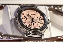 В Швейцарии продали самые дорогие часы в мире