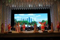 Яркой и красочной программой в Душанбе открылись Дни культуры Узбекистана