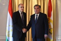 Президент Таджикистана Эмомали Рахмон по просьбе руководства «Радио Свободная Европа/Радио Свобода» принял его президента Джейми Флайя