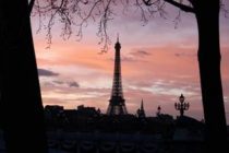 Париж и пригороды на несколько минут погрузились во тьму из-за аварии на подстанции