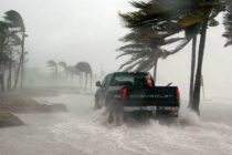 Bloomberg: жертвами тайфуна на Филиппинах стали 17 человек