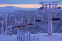 На финском горнолыжном курорте около 100 человек оказались заблокированными на подъемнике
