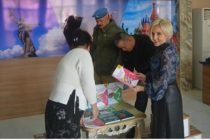 Гимназия № 1 Фархорского района Хатлонской области пополнилась новыми учебниками на русском языке