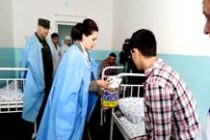 Ответственные лица города Душанбе в военном госпитале Министерства обороны проведали больных солдат