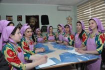 В Душанбе 40 женщин из малообеспеченных семей изучат ковроткацкое ремесло