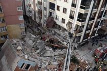 В Стамбуле рухнуло 7-этажное здание