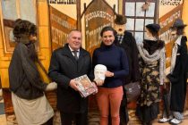 Посмертная маска Садриддина Айни пополнила фонд Музея одной улицы в Киеве
