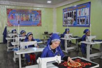 В Хатлонской области после обращения местной предпринимательницы к Президенту Таджикистана построили швейно-адрасный цех «Сомон»