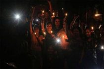 Миллионы свечей зажгли в Индии в знак единения в борьбе с коронавирусом