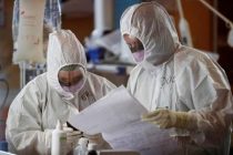 Более 2,5 млн случаев заболевания коронавирусом зарегистрировано в мире