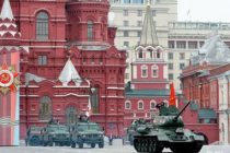 РБК: в Кремле приняли решение перенести парад 9 Мая