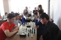 В Душанбе прошли соревнования по шахматам среди подростков
