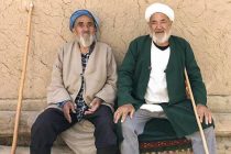 В Узбекистане гражданам старше 65 лет запрещено покидать свои дома