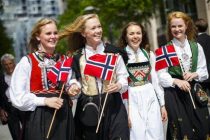 Норвегия вновь позволит своим гражданам ездить в соседние страны