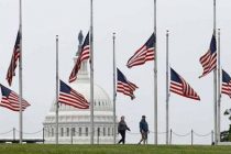 Флаги приспустят на три дня в США в память о жертвах COVID-19