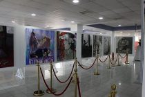 Картины таджикского художника Пайрава Гулова представлены на выставке «Подсмотренные истории» на Кипре