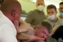 На борту  самолёта разгорелась массовая  драка из-за отказа надеть маски